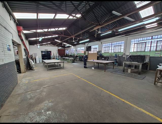 1,000M² WAREHOUSE FOR SALE IN BENROSE